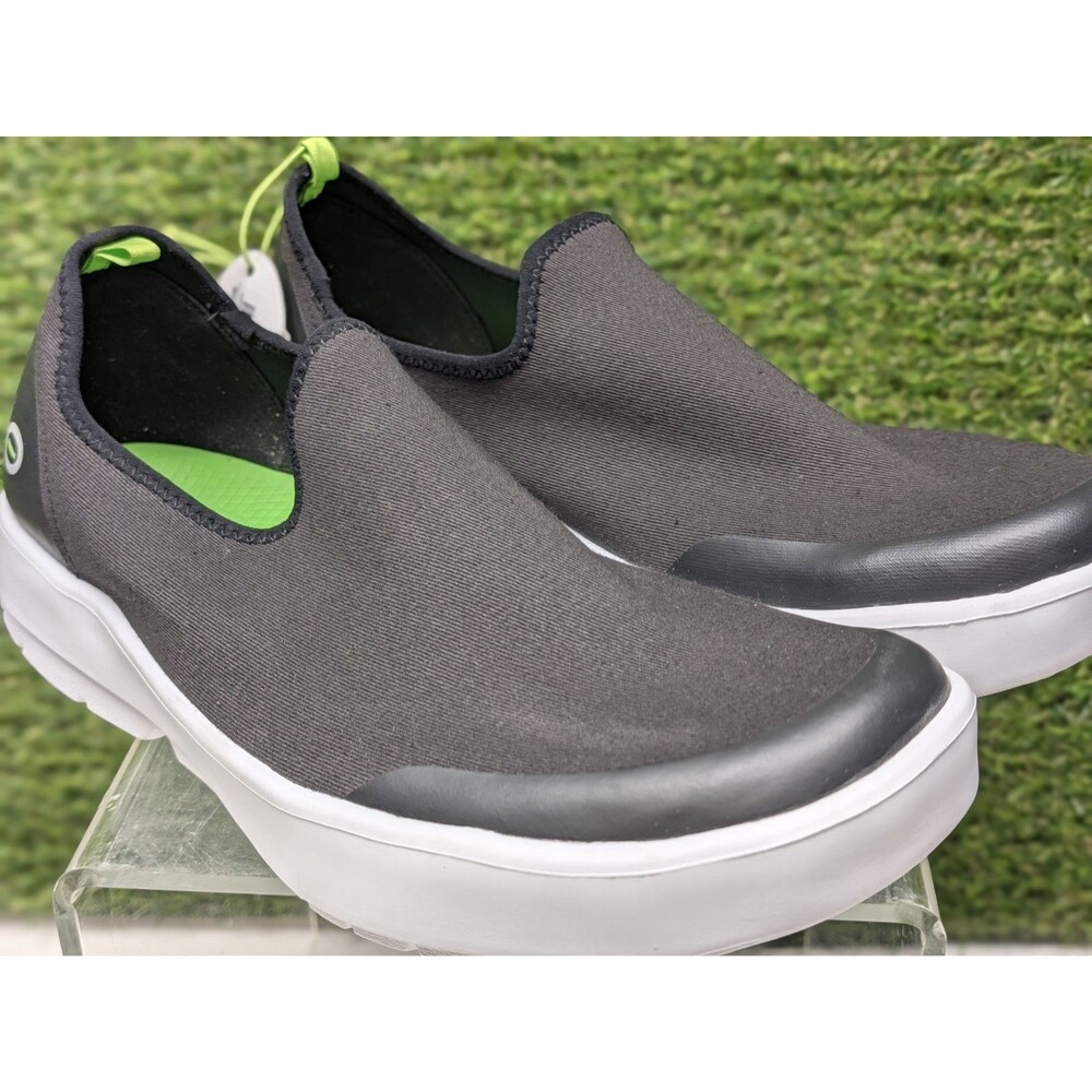 WOMEN'S OOFOS BLACK/WHITE OOMG EEZEE SLIP ON RECOVERY SHOE SIZE 11 NWT